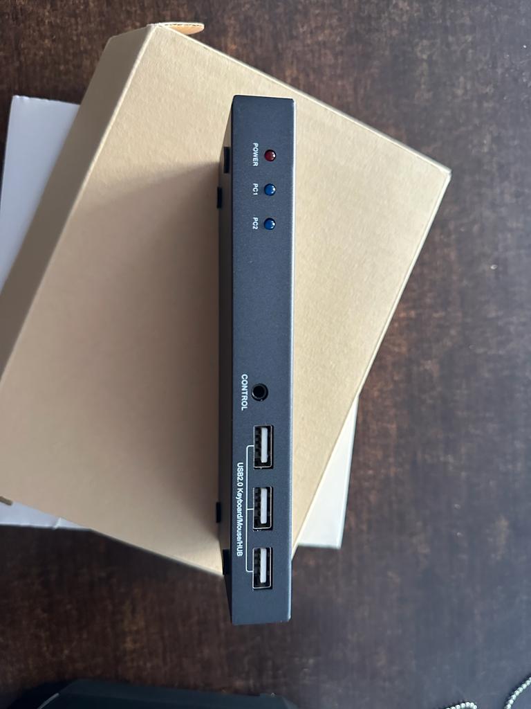 Switch USB 2.0 Port HD KVM 2 Plug & Play